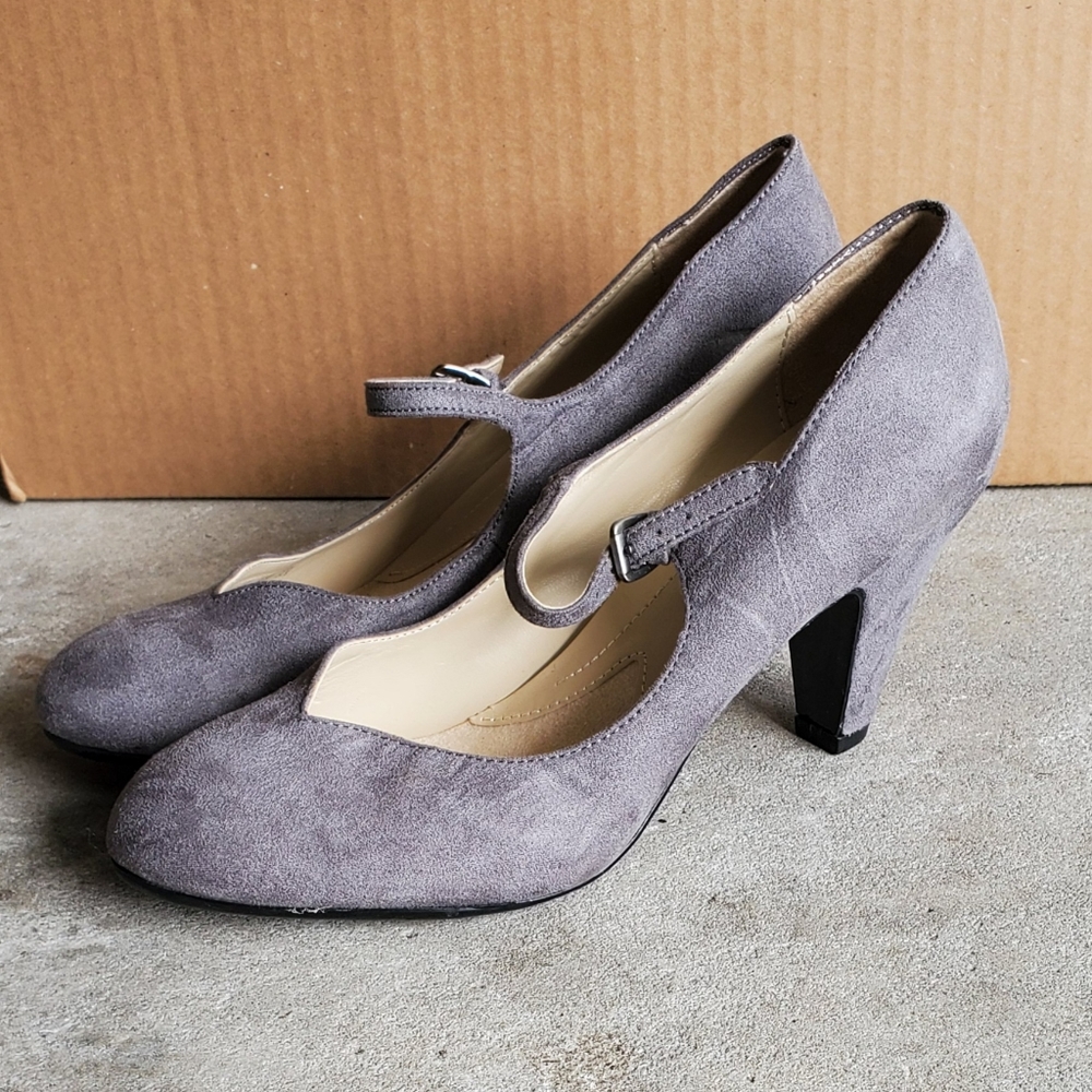 Naturalizer Gray Heels